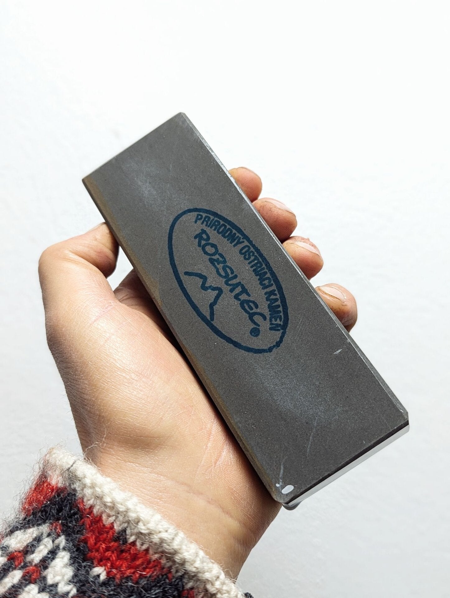 ostriaci prírodný kameň Rozsutec 150x50x20mm ONOPKO150