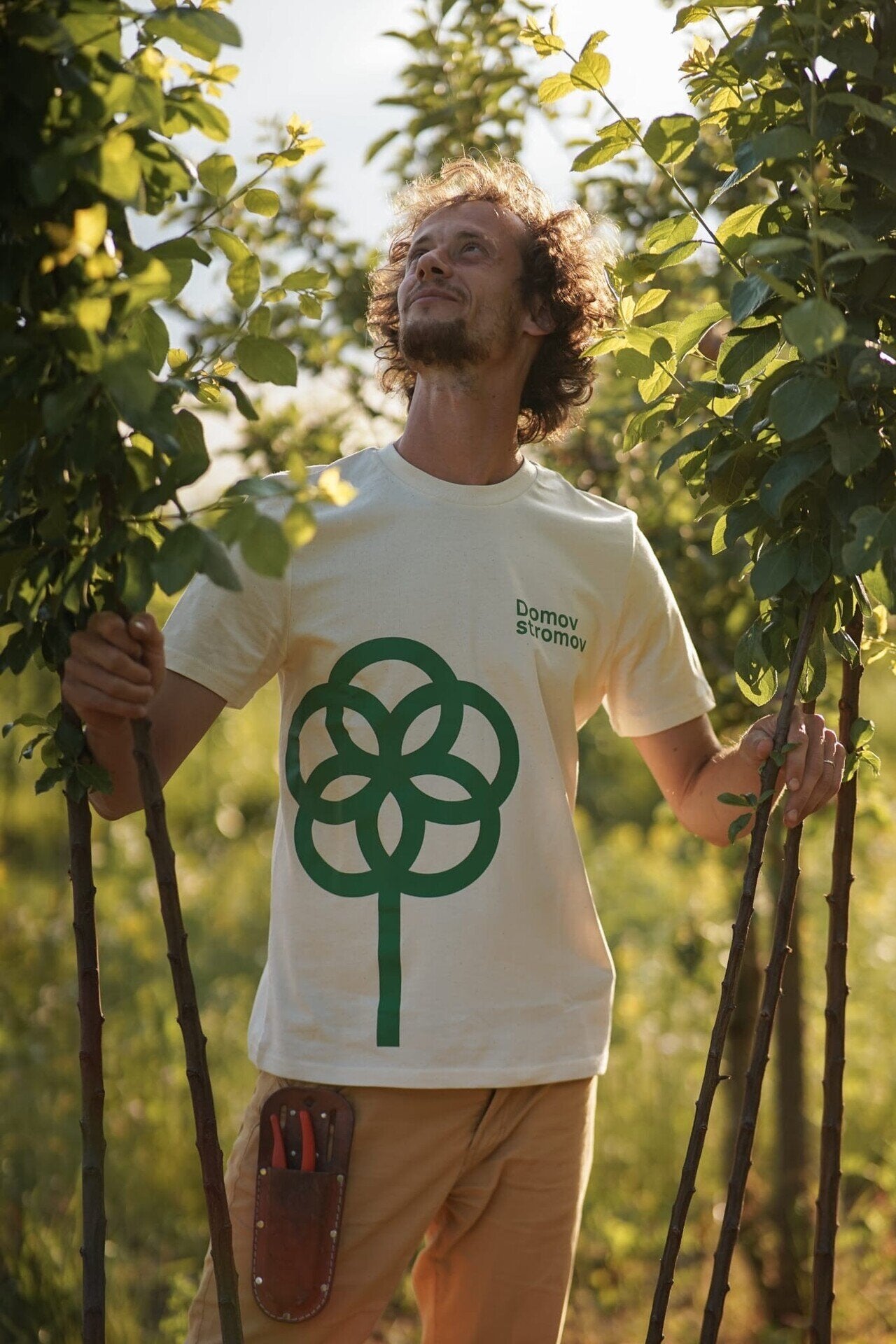 tričko domov stromov biobavlna merch OMTRIDSL